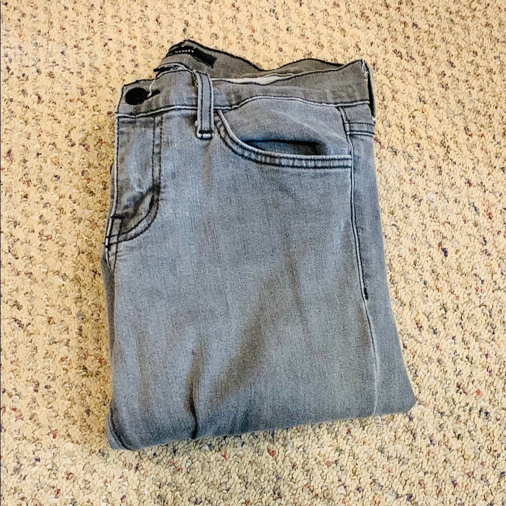 Grey skinny jeans!!